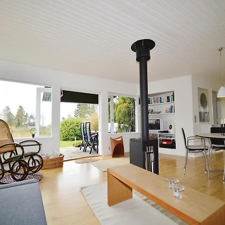 Two-bedroom Holiday With Sea View 01