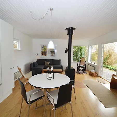 Two-bedroom Holiday With Sea View 01 בית נופש *